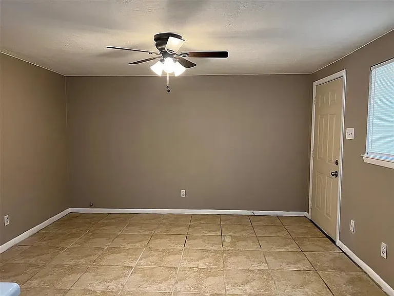 1519 Robin Street — Photo 13