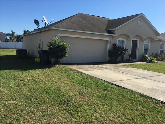 4th image of 938 Deming Dr