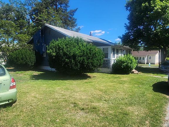 4th image of 238 E St
