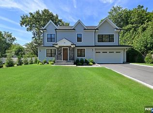 15 Stever Ave, Hillsdale, NJ 07642