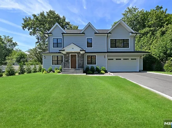 15 Stever Ave, Hillsdale, NJ 07642