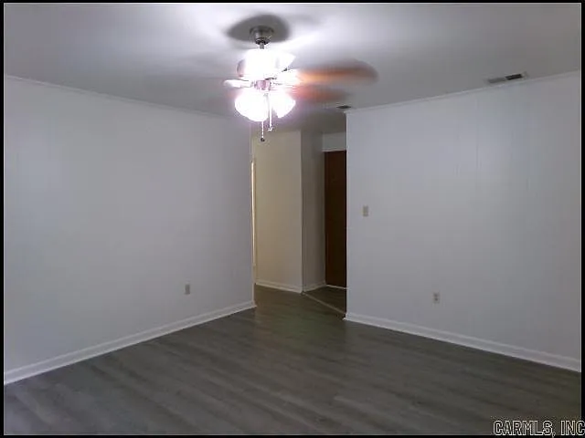 204 Dobbs St — Photo 3