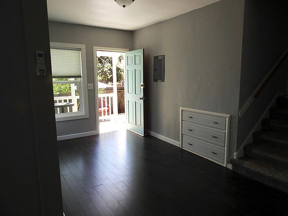 3rd image of 117 Daniels Ave
