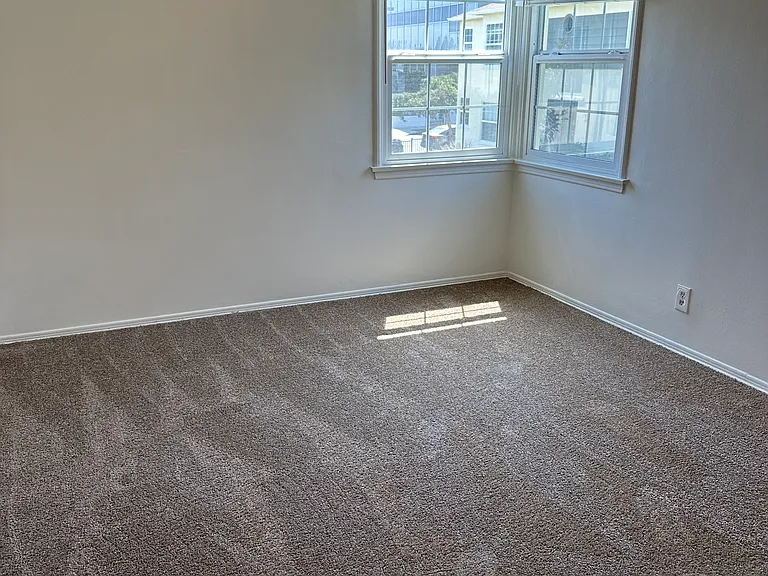 1225 Harvard St #8 — Photo 21