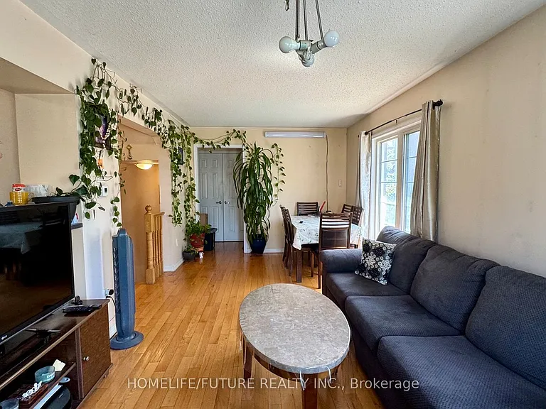 51 Mendelssohn St — Photo 5