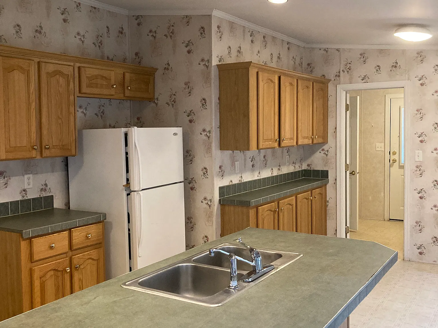 3 bed, 1600 sqft, $2,000 — Photo 1