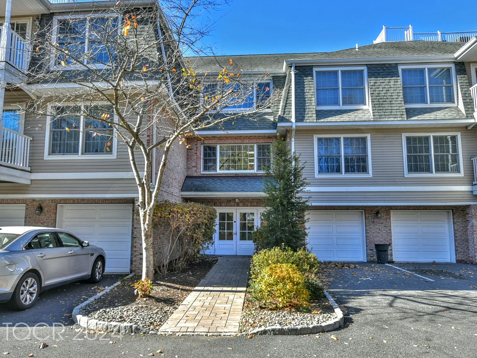 2 bed, $3,625 — Photo 1