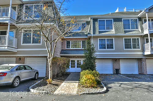 203 Central Park Pl Photo 1