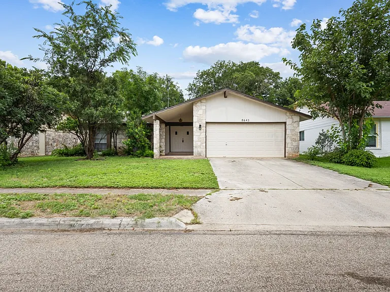 8643 Bristlecone St — Photo 1