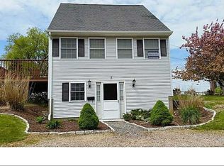 5 Chestnut Ave, Narragansett, RI 02882