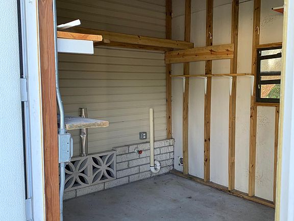 Utility laundry, storage