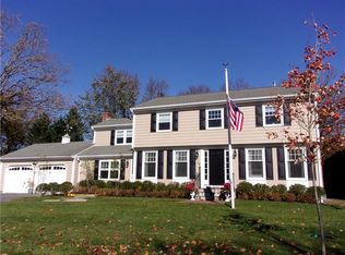 14 Briarfield Rd, Barrington, RI 02806