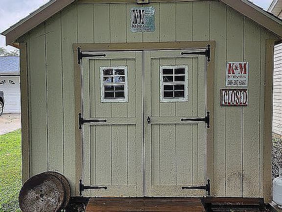 2nd image of 704 Fairfield Rd