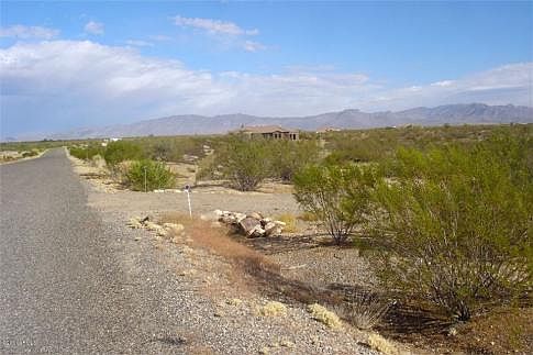 3rd image of 21950 W El Grande Trl