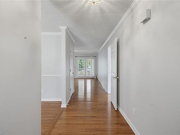 5th image of 521 Lowergate Ln