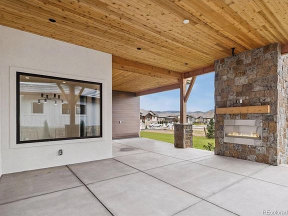 3rd image of 2100 Scottsdale Road