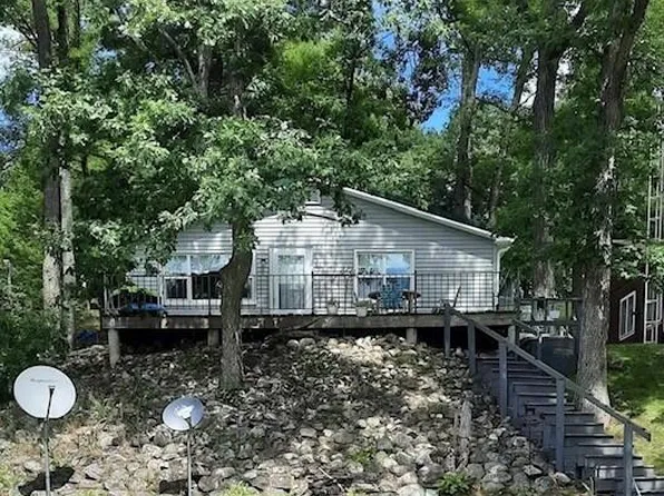 1003 Lake Dr, Harrison, MI 48625