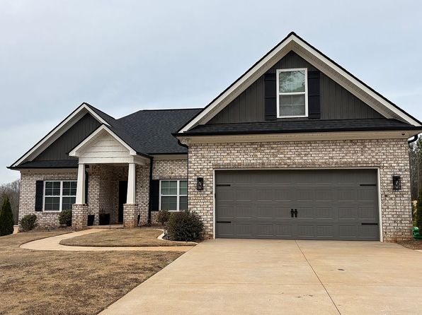 229 Carriage Gate Dr