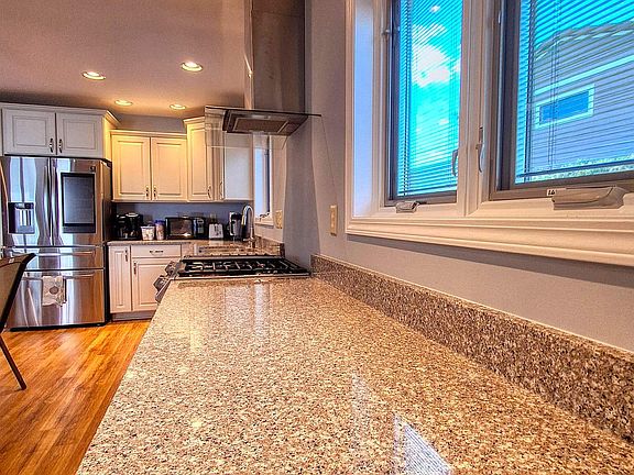 5th image of 5-216 Heathcliff Dr