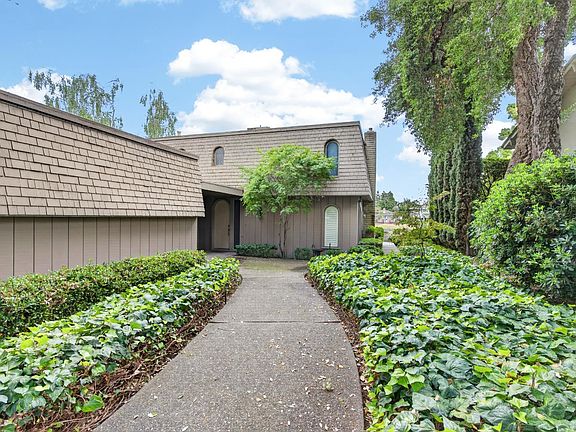 5th image of 3642 S Merrimac Cir