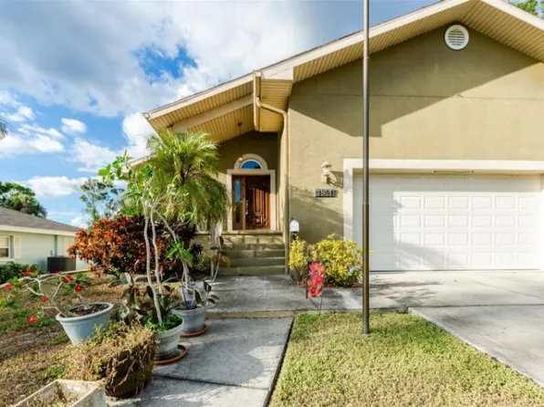 1851 Oregon Ave NE, Saint Petersburg, FL 33703