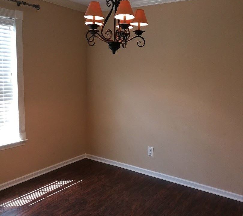 1st image of 3730 Fairfield Ave Unit 135