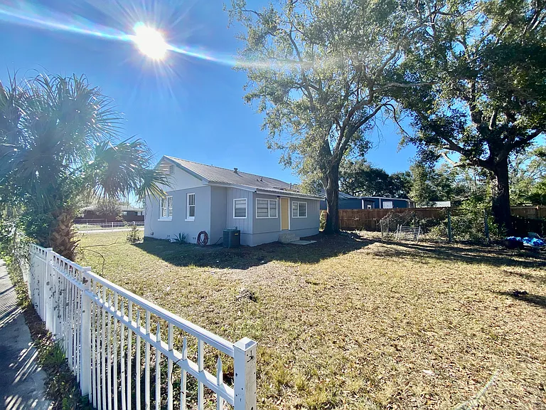 1600 W Romana St — Photo 15