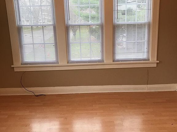 4th image of 696 Lincoln St