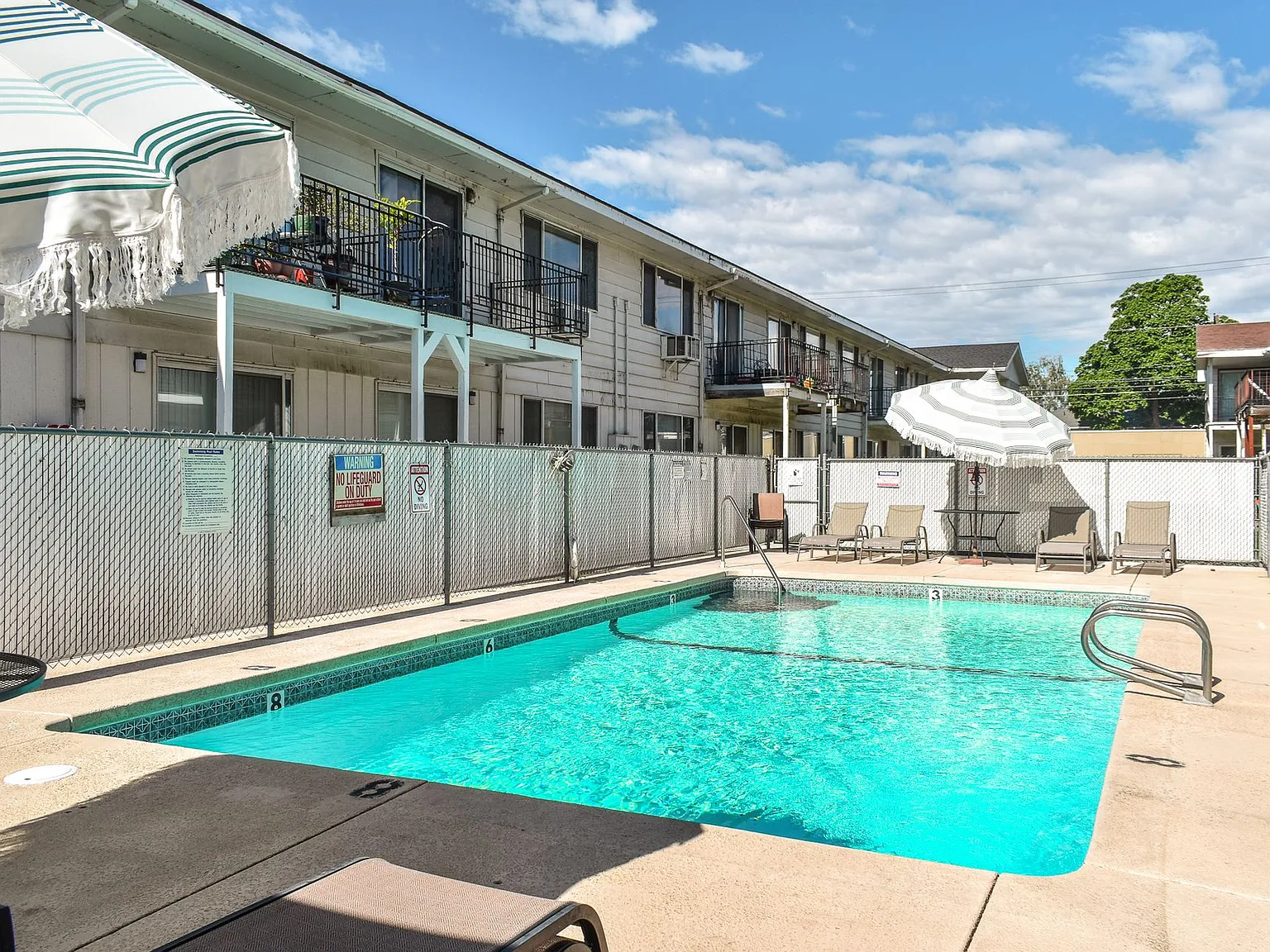 Kathy-Ann Apartments — Photo 4
