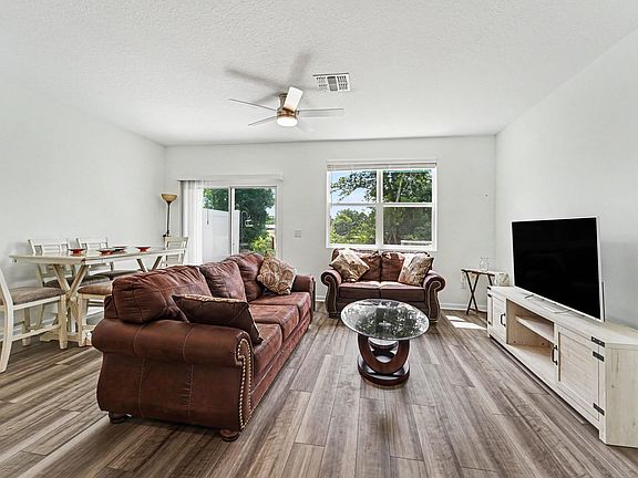 3rd image of 4458 Banjo Lake Rd