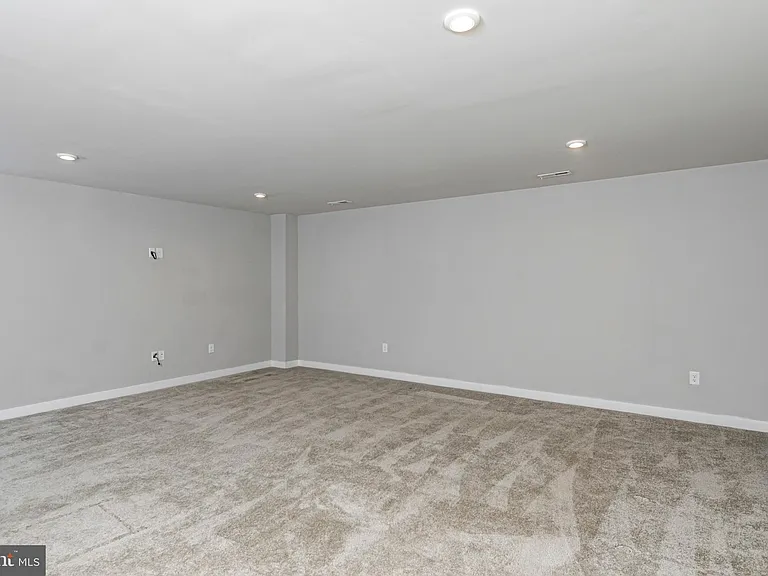 2410 Lenox Dr — Photo 29