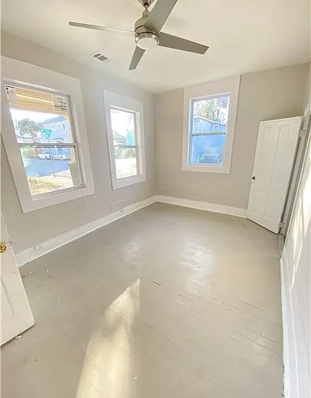 2604 Jefferson St — Photo 5