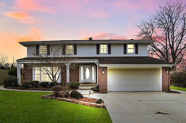 541 N Forest Dr photo 1