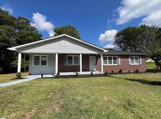 41 Green Acres Dr, Ware Shoals, SC 29692