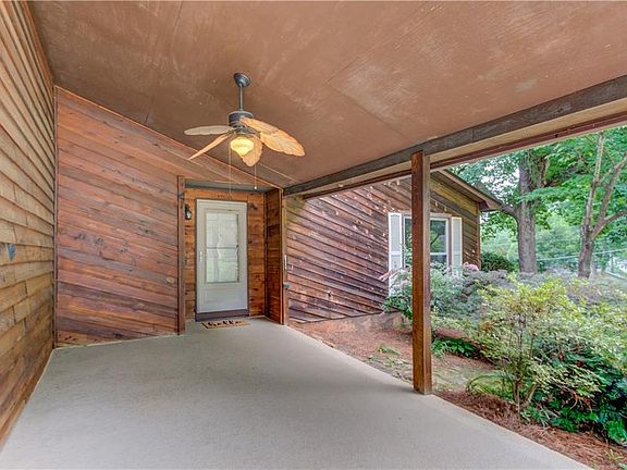 2nd image of 498 Candlewick Ln