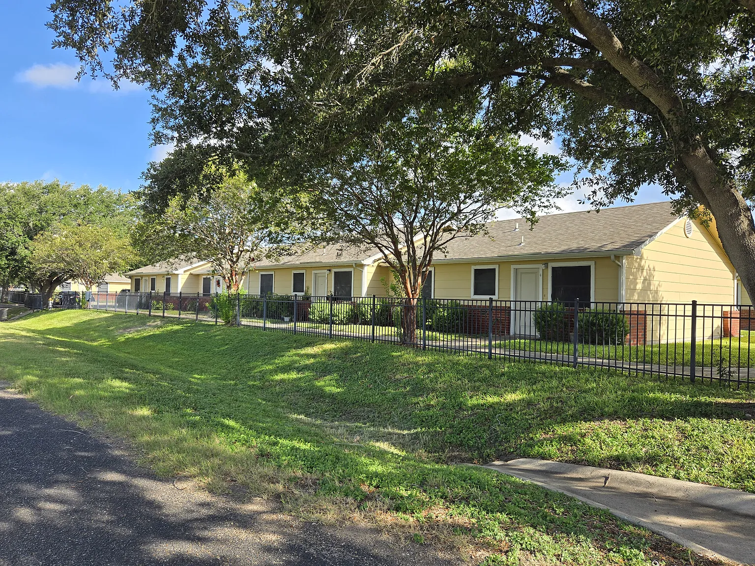 Sun Meadow Apartments — Photo 2