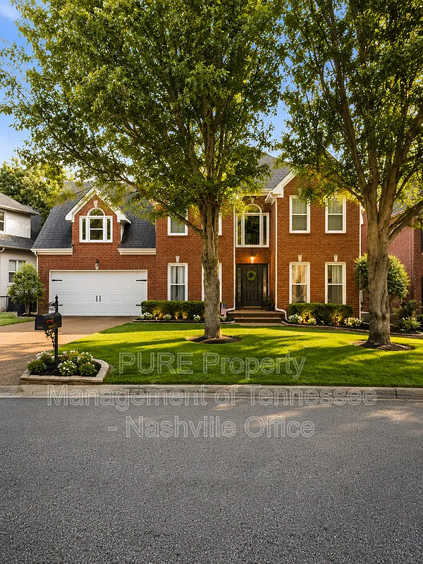 4 bed, 2.5 bath, 2428 sqft, $3,500 — Photo 1