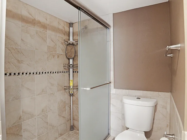 1025 Newcastle Dr #1025-B — Photo 22