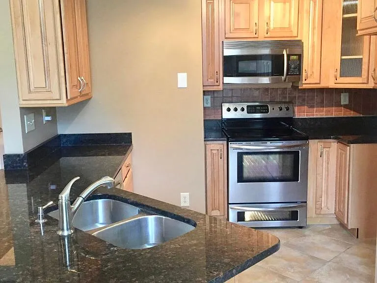 106 Kingsley Woods Dr — Photo 3