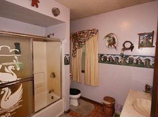 39033 E 400 North Rd, Bellflower, IL 61724