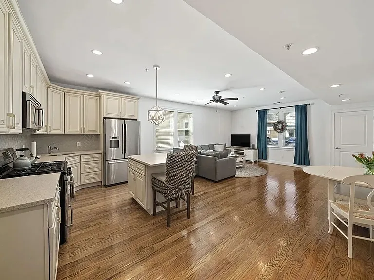37 Coffey St #2 — Photo 11