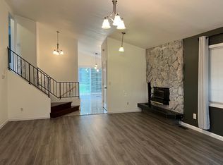 257 Fawn Ct, Anchorage, AK 99515