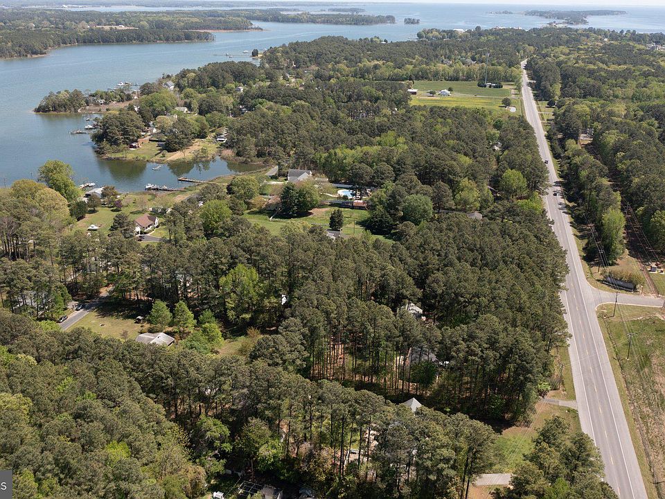 2nd image of 44929 Shore Dr