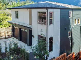 917 Laurel St, Lake Oswego, OR 97034