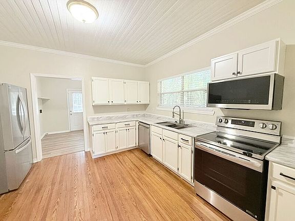 5th image of 3665 Gardenview Rd
