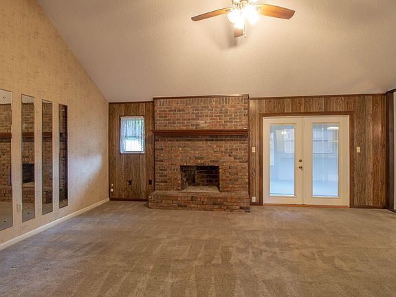 3rd image of 625 Ironwood Dr