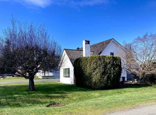 1 Sylvan Cres, Parksville, BC V9P1H1