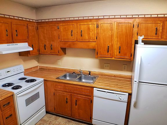 4th image of 706 Peachers Dr APT E
