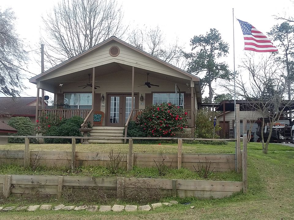 1st image of 370 S Oak Lee Dr