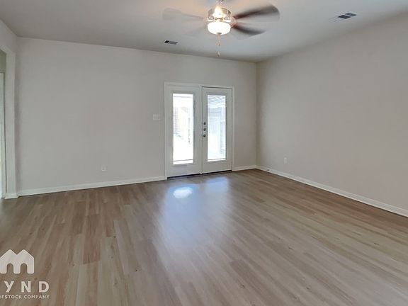 5th image of 15438 Maple Terrace Dr